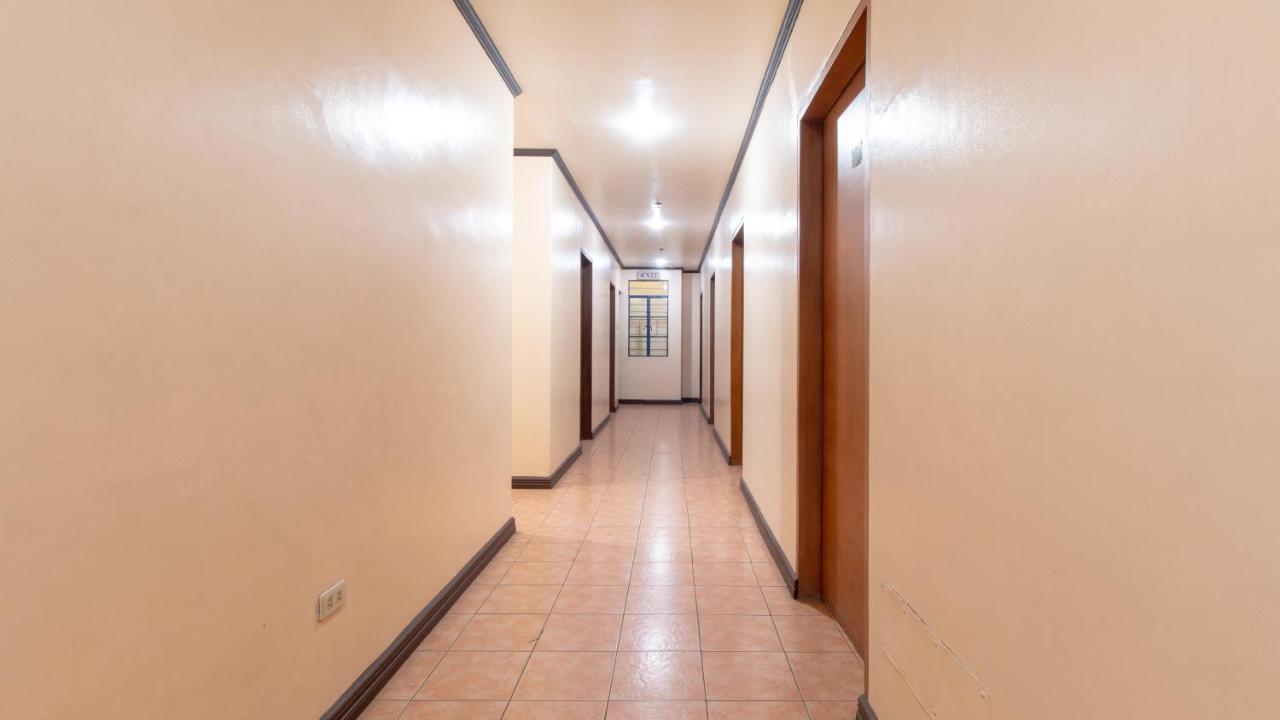 Reddoorz @ Downtown Tacloban Hotel Exterior foto