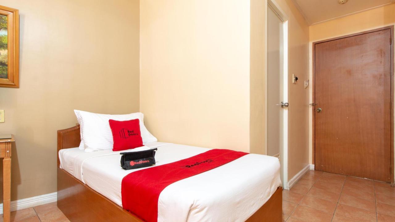 Reddoorz @ Downtown Tacloban Hotel Exterior foto